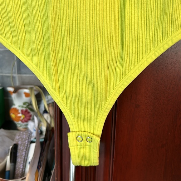 DYNAMITE Muscle Seamless Ribbed Bodysuit size large - Picture 7 of 9